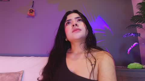 Snapshot of adara_johnson_ chatting on April 23, 11:42 am Adara Johnson online show from April 23, 11:42 am