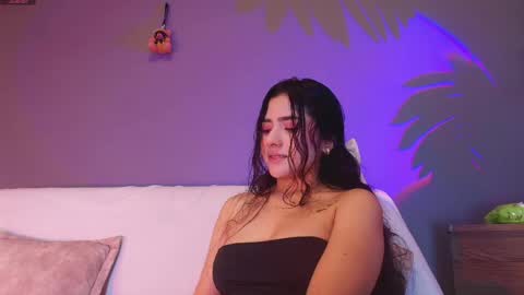 Snapshot of adara_johnson_ chatting on April 23, 12:29 pm Adara Johnson online show from April 23, 12:29 pm