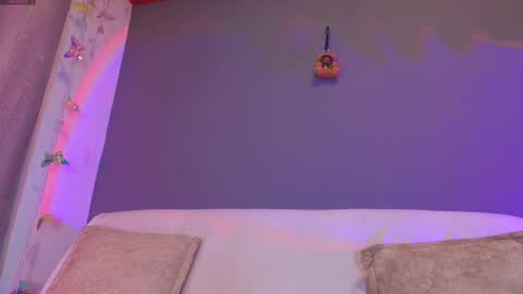 Snapshot of adara_johnson_ chatting on May 3, 11:49 am Adara Johnson online show from May 3, 11:49 am
