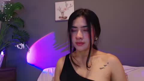 Snapshot of adara_johnson_ chatting on May 27, 12:24 pm Adara Johnson online show from May 27, 12:24 pm