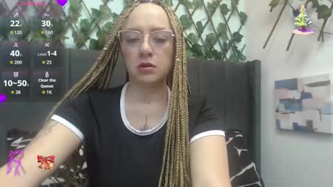 Snapshot of adaraah_ chatting on December 17, 7:42 pm adaraah online show from December 17, 7:42 pm