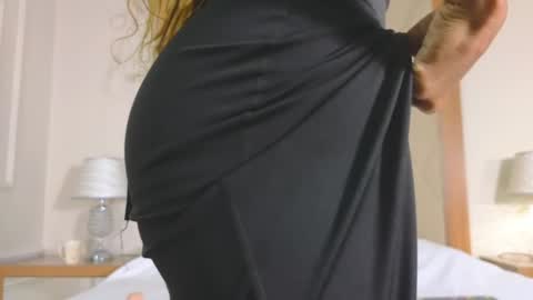 Snapshot of adarasmiith chatting on December 29, 2:10 pm adarasmiith online show from December 29, 2:10 pm