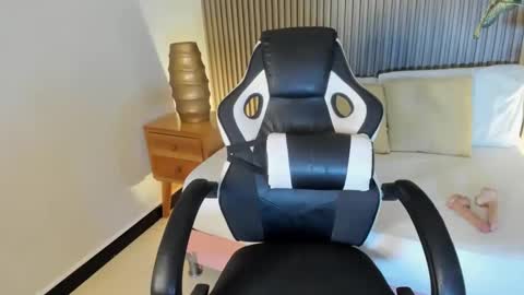 A D A R N A online show from November 12, 7:46 pm