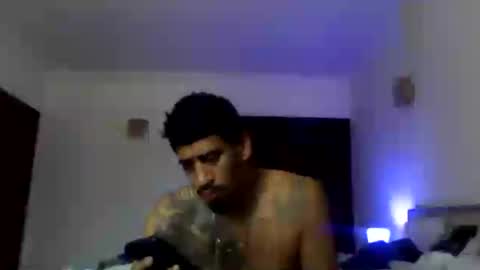 addictedtobustnloads1 online show from August 3, 7:39 pm