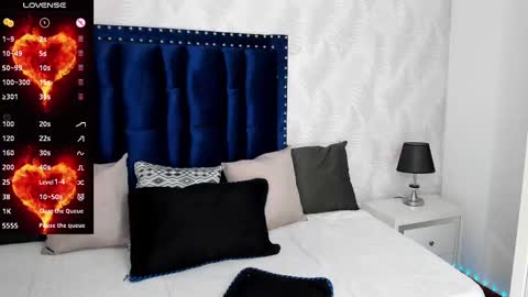 NIcolle online show from September 12, 12:49 pm