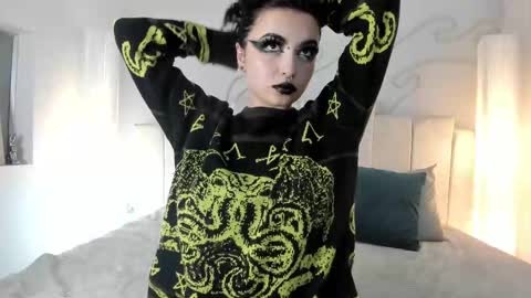 Ade  online show from March 11, 11:15 pm