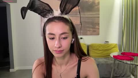 Snapshot of adelaidethilges chatting on February 26, 7:46 pm Stella online show from February 26, 7:46 pm