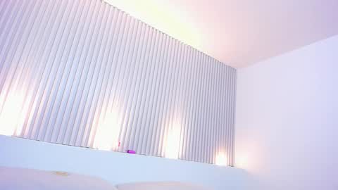 Snapshot of adelaine_brow chatting on November 6, 8:54 pm Adelaine Brow online show from November 6, 8:54 pm