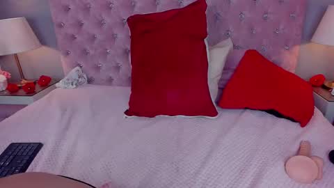 Adelaine online show from February 26, 4:45 pm