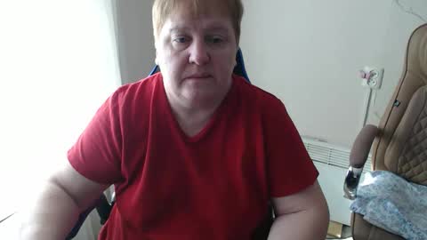 Snapshot of adelandsofia chatting on February 28, 9:10 am AdelAndSofia online show from February 28, 9:10 am