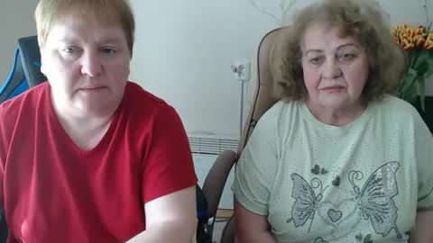 Snapshot of adelandsofia chatting on March 9, 10:52 am AdelAndSofia online show from March 9, 10:52 am