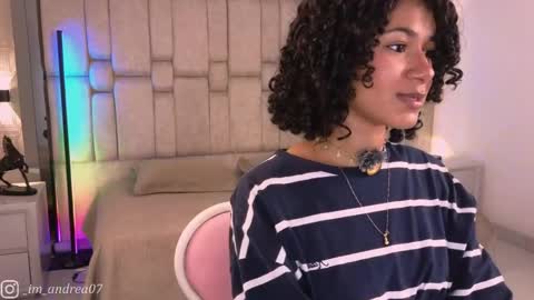 Snapshot of adele_carter_ chatting on May 22, 12:00 pm Andrea online show from May 22, 12:00 pm