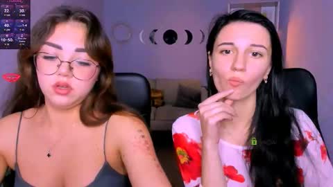 Snapshot of adele_meow chatting on November 12, 4:40 pm Adel online show from November 12, 4:40 pm