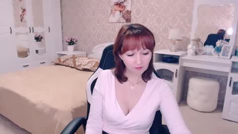 AdeleMoran online show from January 24, 9:05 pm