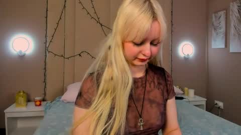 adelesilvy online show from April 1, 1:39 am