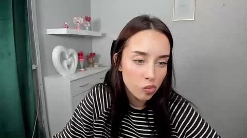 Adele online show from April 1, 5:30 am