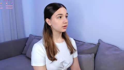 Snapshot of adelexx_zll chatting on February 4, 4:29 am adelexx_zll online show from February 4, 4:29 am