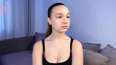 Snapshot of adelexx_zll chatting on February 6, 4:17 am adelexx_zll online show from February 6, 4:17 am