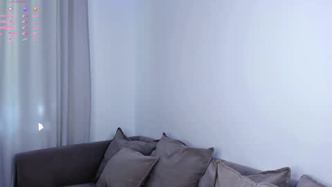 Snapshot of adelexx_zll chatting on February 20, 6:26 am adelexx_zll online show from February 20, 6:26 am