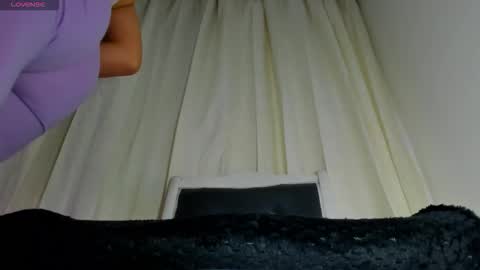 adelinaconte1 online show from November 4, 4:11 am