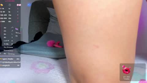 adelinaconte1 online show from May 15, 11:34 pm