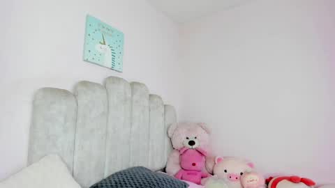 Snapshot of adeline1__ chatting on April 9, 2:11 am dahia online show from April 9, 2:11 am