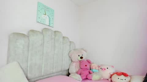 Snapshot of adeline1__ chatting on April 22, 3:46 pm dahia online show from April 22, 3:46 pm