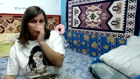 Snapshot of adelineblueeyes chatting on October 4, 11:30 am Larisa online show from October 4, 11:30 am