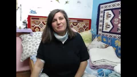 Snapshot of adelineblueeyes chatting on October 6, 7:39 am Larisa online show from October 6, 7:39 am