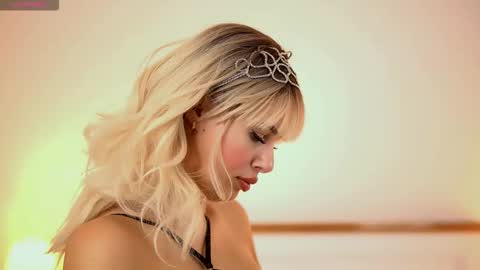 Snapshot of adelineking chatting on October 8, 2:20 am Ade online show from October 8, 2:20 am