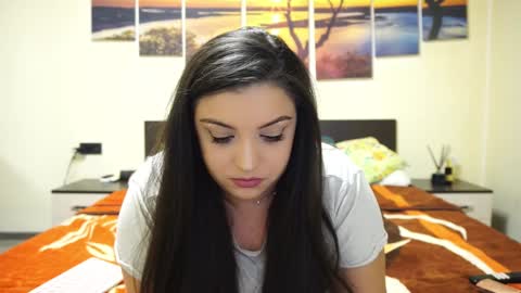 Snapshot of adellineee chatting on February 7, 1:25 am Adellineee online show from February 7, 1:25 am