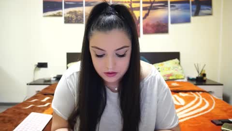 Snapshot of adellineee chatting on February 13, 10:33 pm Adellineee online show from February 13, 10:33 pm