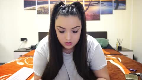 Snapshot of adellineee chatting on February 20, 10:37 pm Adellineee online show from February 20, 10:37 pm