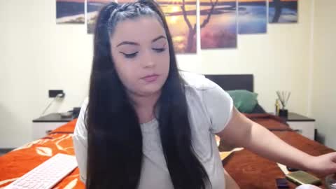 Snapshot of adellineee chatting on February 21, 1:44 am Adellineee online show from February 21, 1:44 am