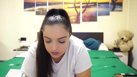 Snapshot of adellineee chatting on October 23, 8:51 pm Adellineee online show from October 23, 8:51 pm