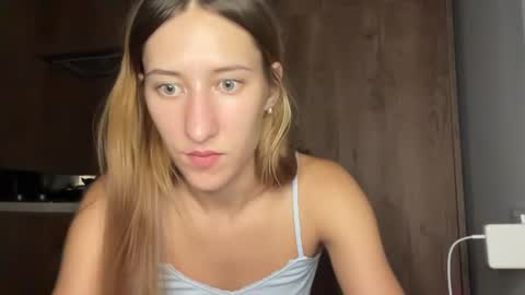 Adell online show from August 6, 9:39 pm