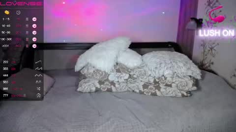 Adelyn online show from December 19, 4:23 am