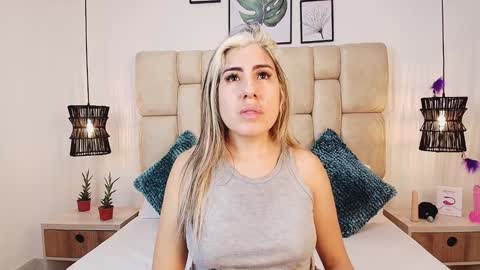 AdharaSmithh online show from February 9, 2:06 am