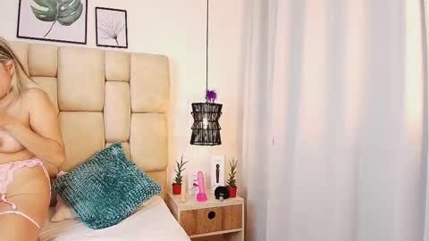 AdharaSmithh online show from February 25, 12:36 am