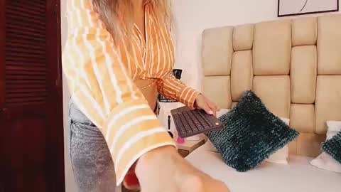 AdharaSmithh online show from March 3, 5:18 pm