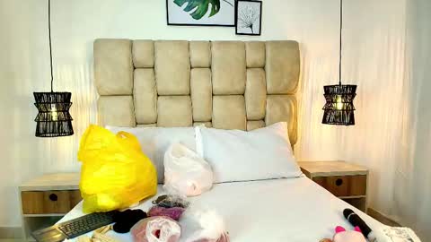 AdharaSmithh online show from December 1, 7:30 pm