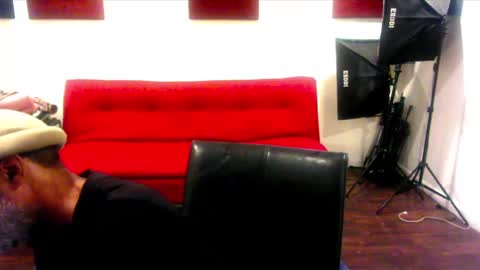 adick_ting online show from March 7, 10:45 am