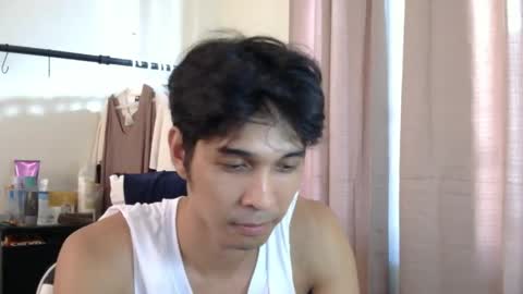 Snapshot of adios_amigo chatting on April 16, 8:15 am Amigo online show from April 16, 8:15 am