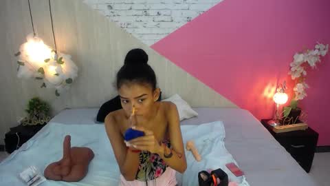 adisson_petite1 online show from November 29, 6:55 pm