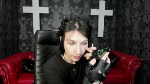 Snapshot of adonbev chatting on April 28, 5:23 am adonbev online show from April 28, 5:23 am