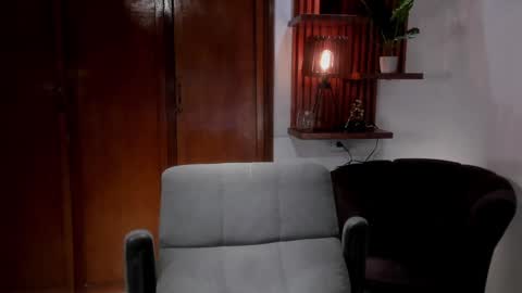 Snapshot of adonis_dlh chatting on December 23, 3:18 am Adonis online show from December 23, 3:18 am