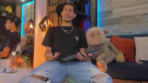 adonis_wb online show from November 18, 1:44 am