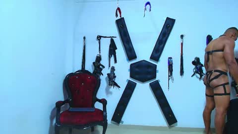 adonisdios online show from November 3, 11:48 pm