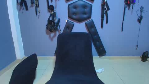 adonisdios online show from December 17, 12:16 am