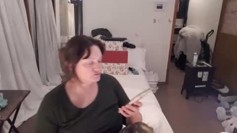 adorable22 online show from December 3, 11:14 pm